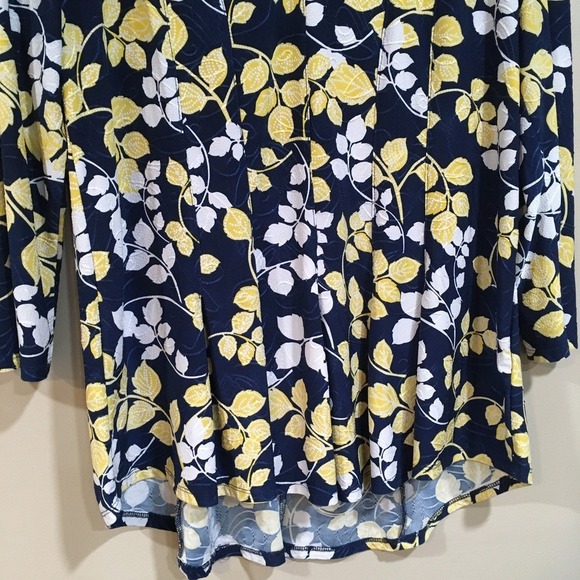 Sami & Jo Dark Floral Pleated Tunic Top Women L Navy Yellow Casual Mature Office - Picture 4 of 11